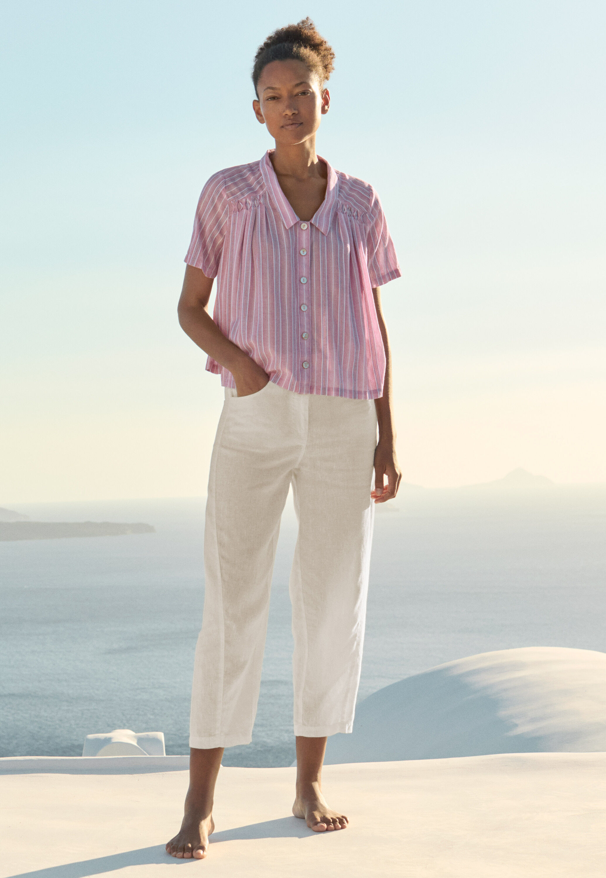 Bluse mit eingewebtem Kreuzmuster