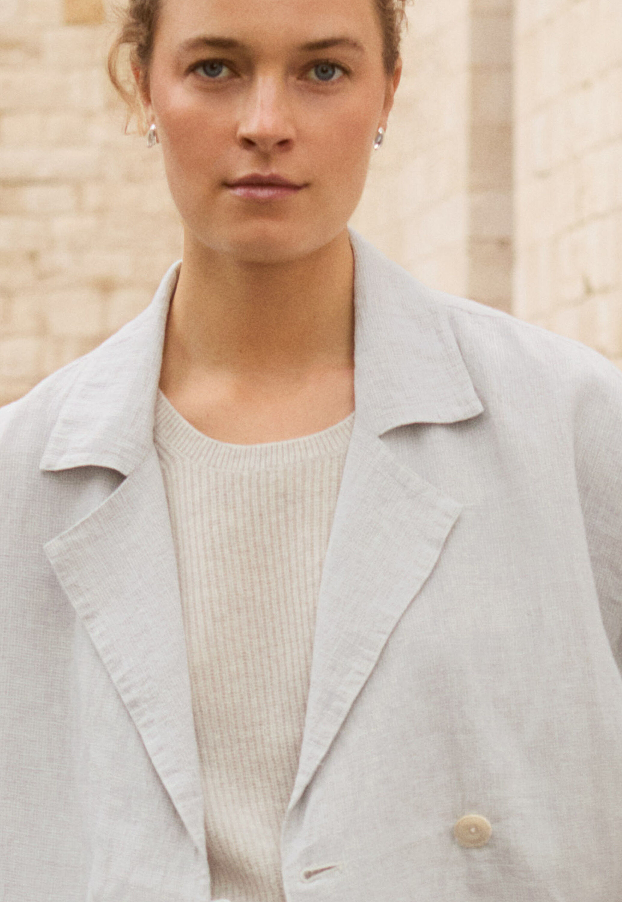 Jacke mit breitem Kragen