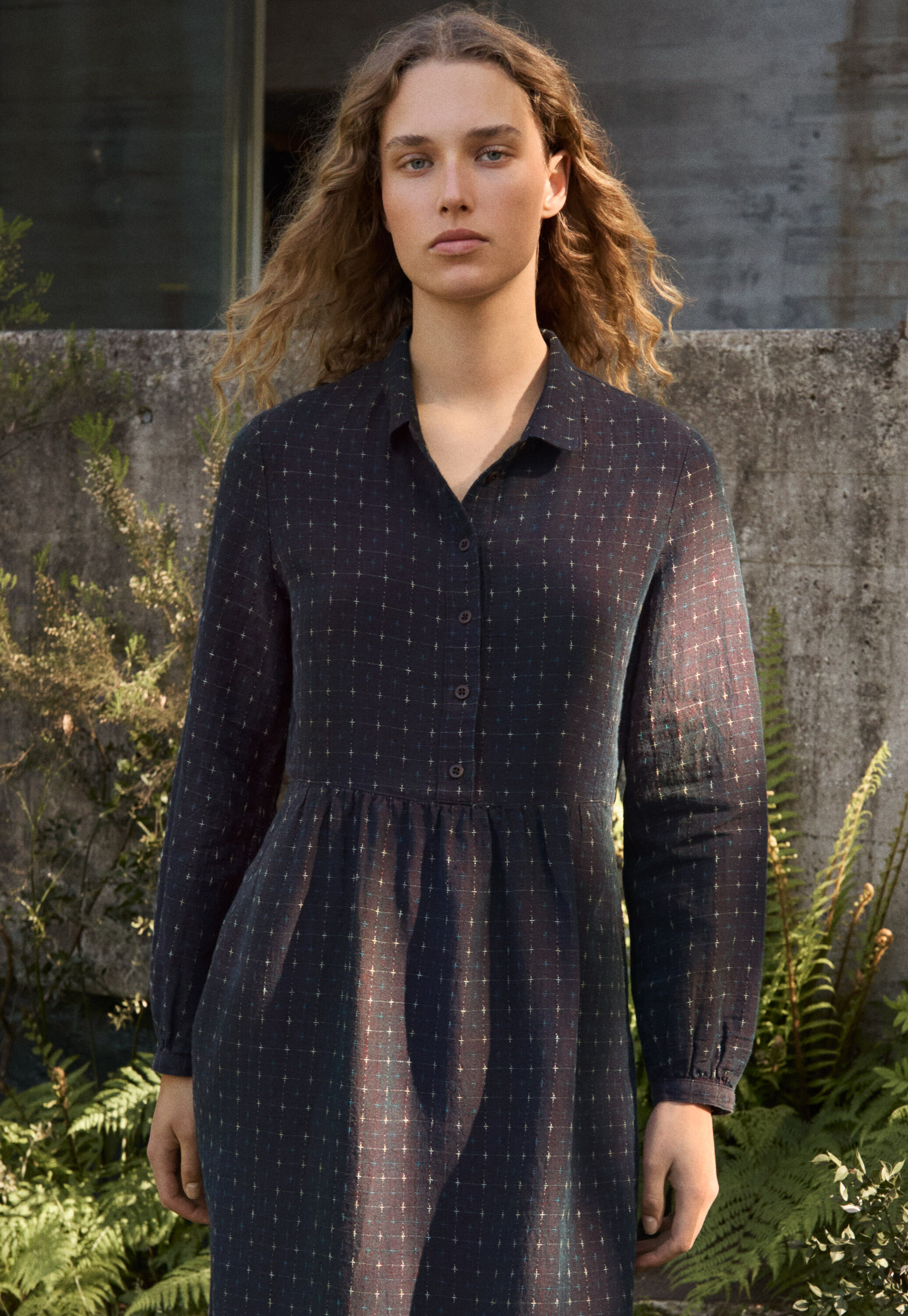 Bluse mit eingewebtem Kreuzmuster