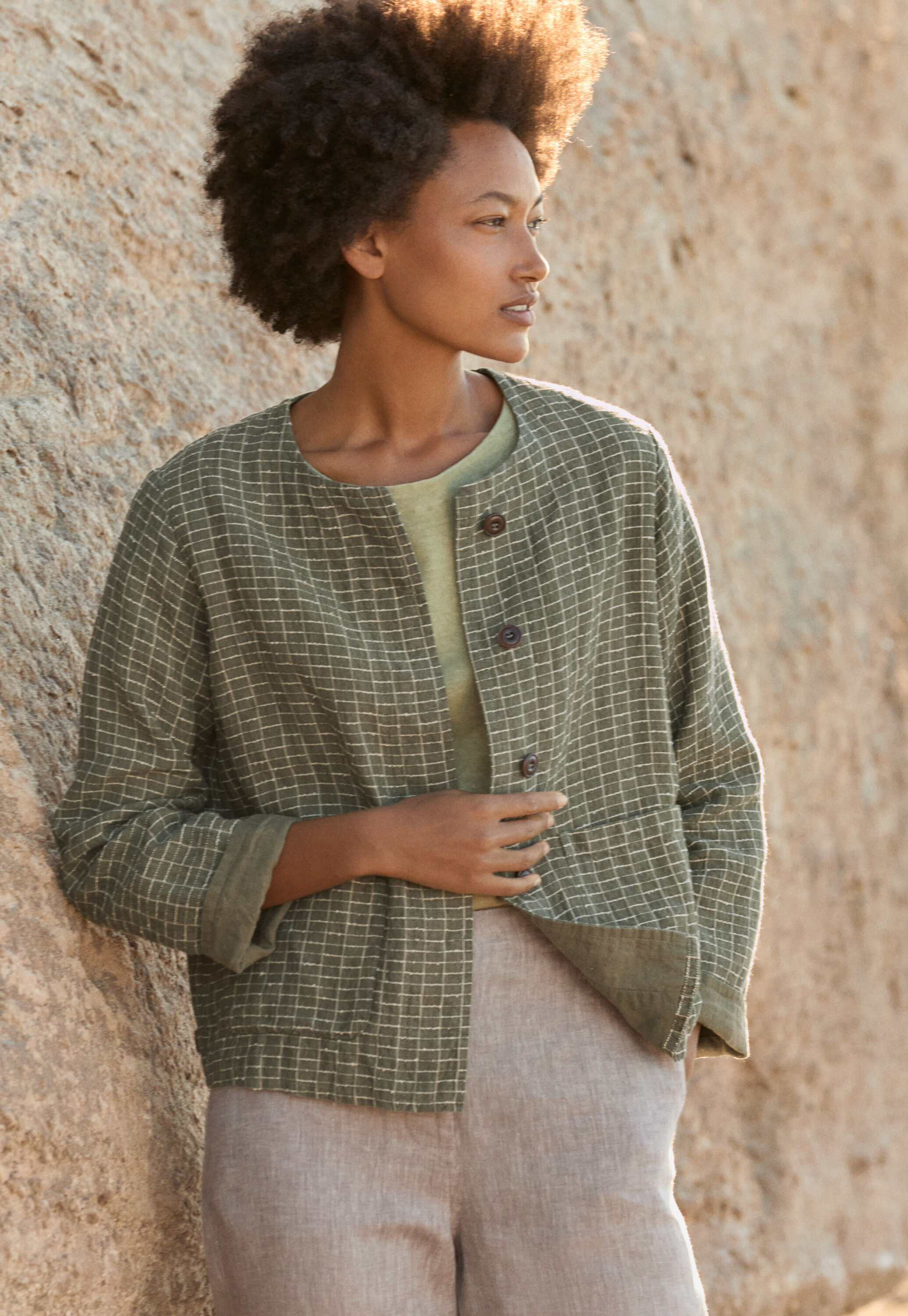 Bluse mit eingewebtem Kreuzmuster