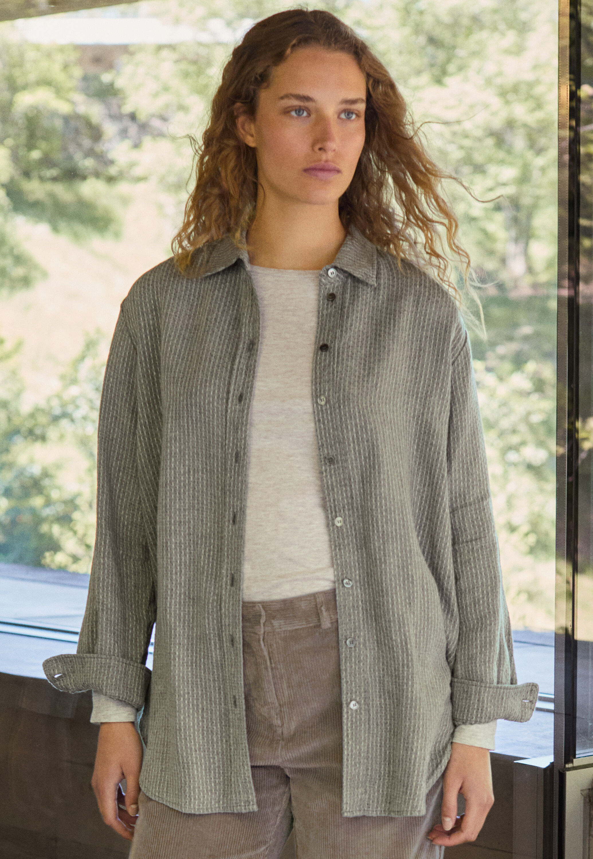 Bluse mit eingewebtem Kreuzmuster