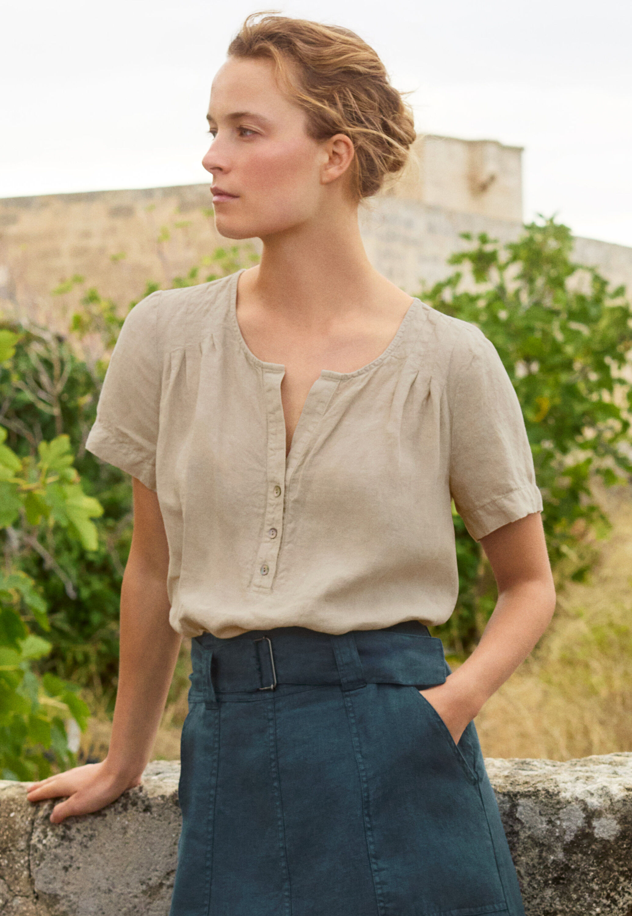Bluse mit eingewebtem Kreuzmuster