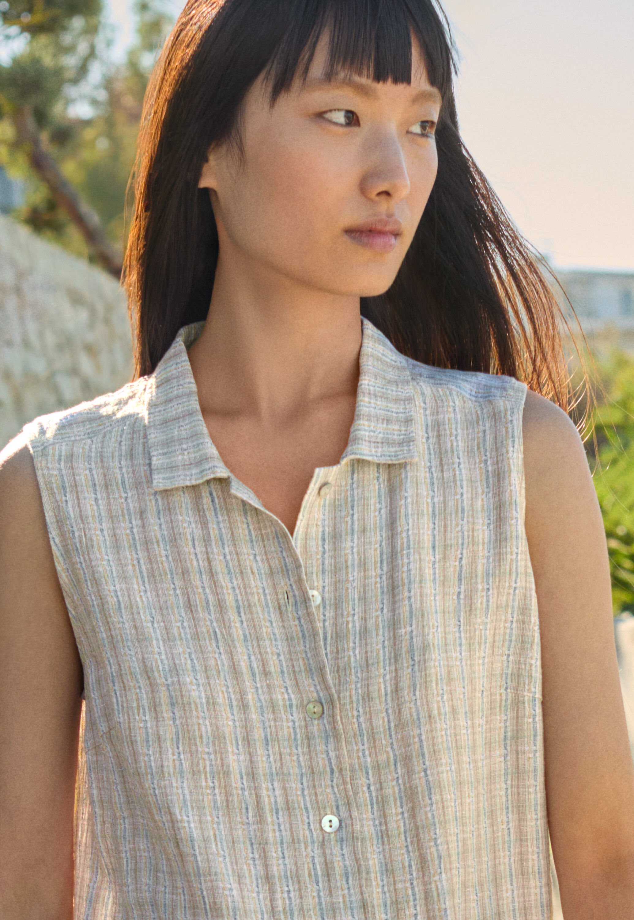 Bluse mit eingewebtem Kreuzmuster