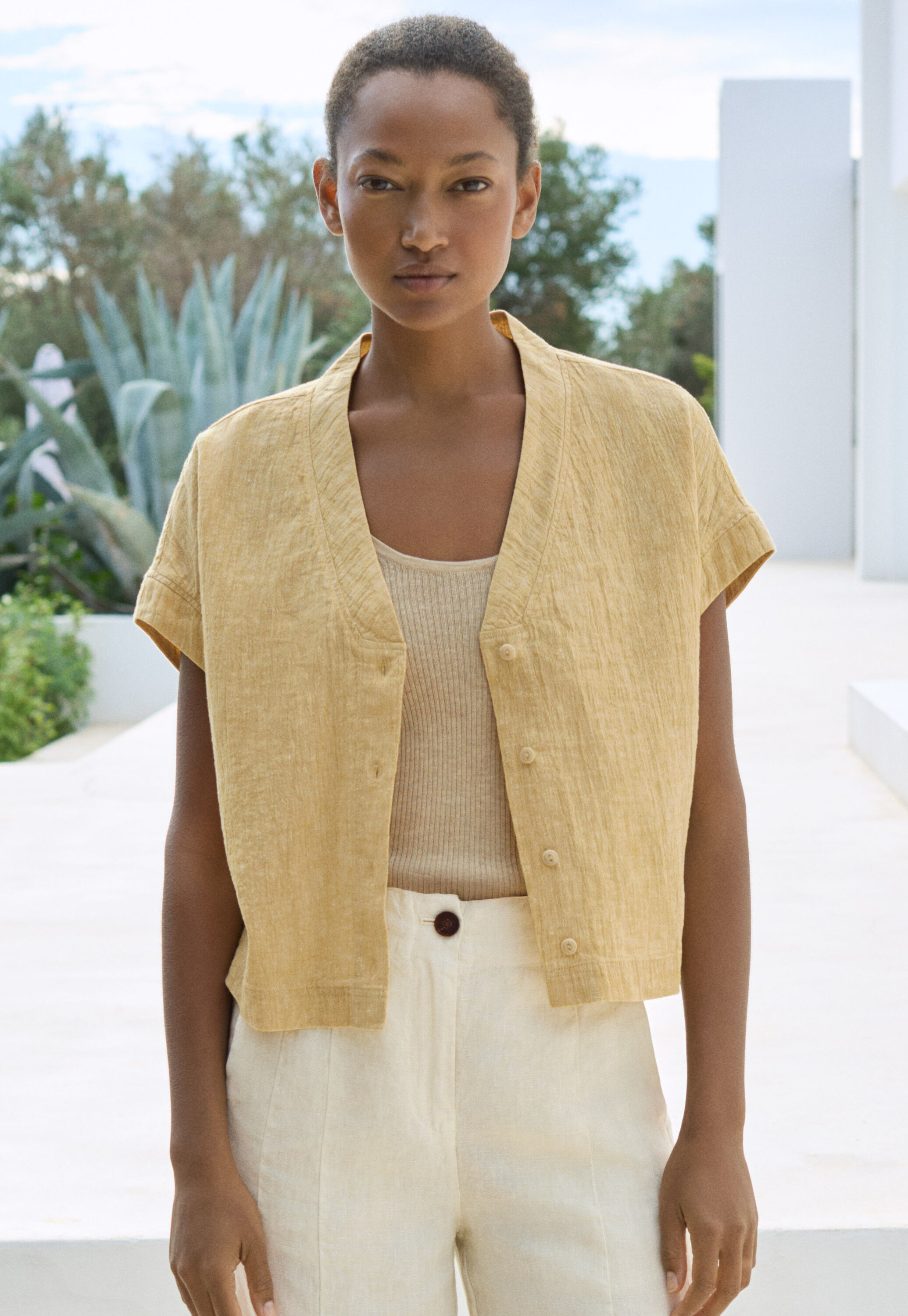 Bluse mit eingewebtem Kreuzmuster