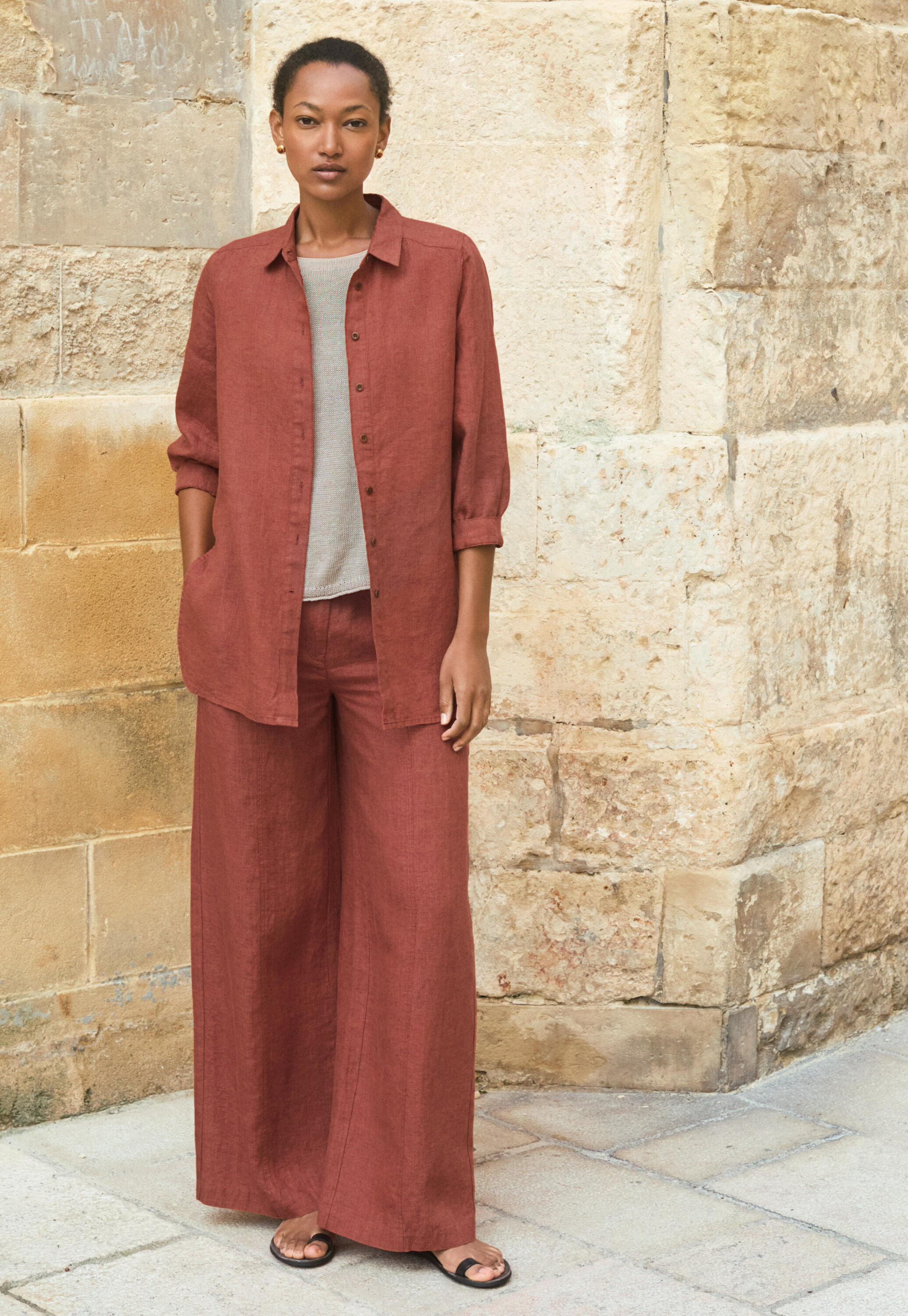 Bluse mit eingewebtem Kreuzmuster