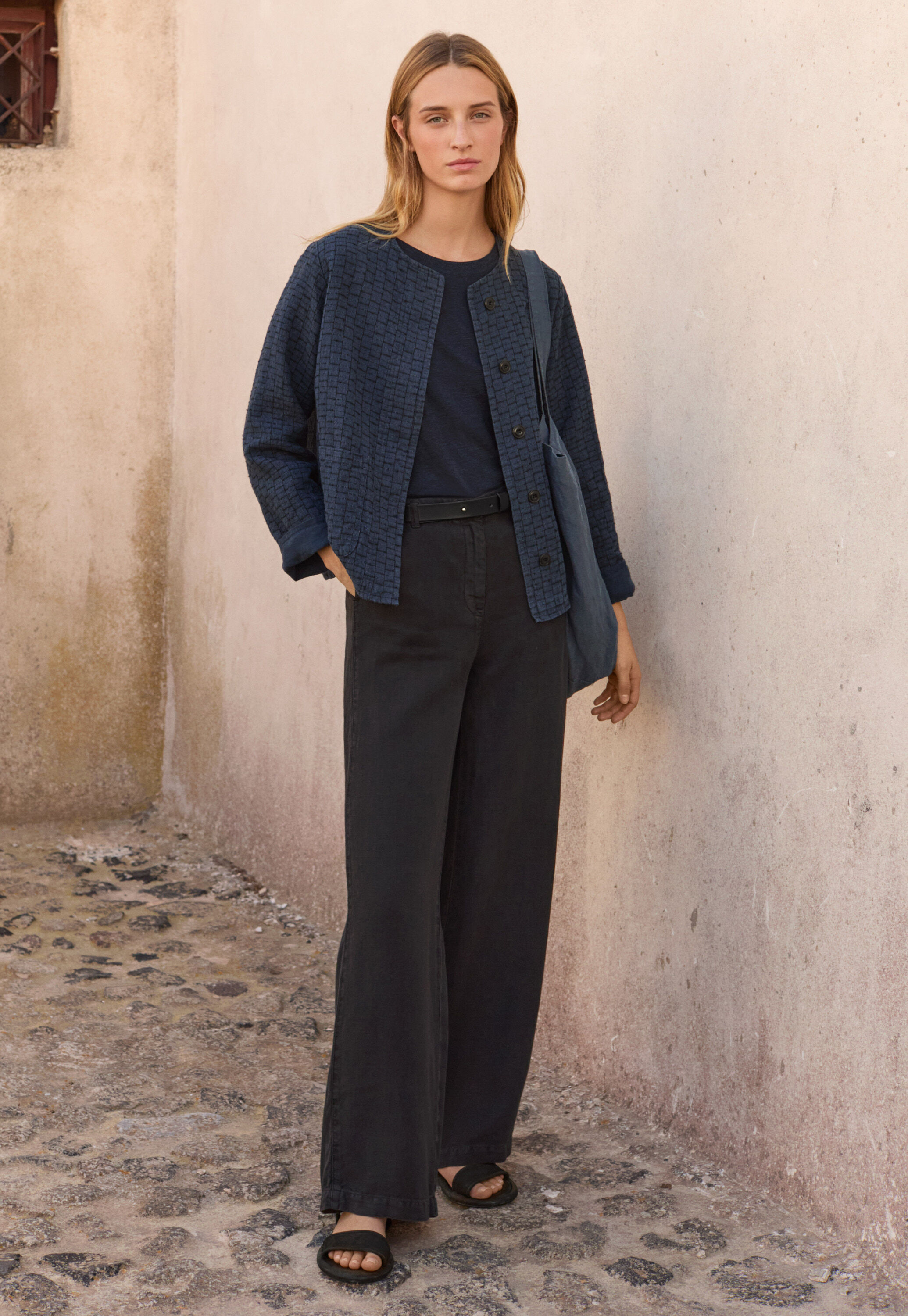Bluse mit eingewebtem Kreuzmuster