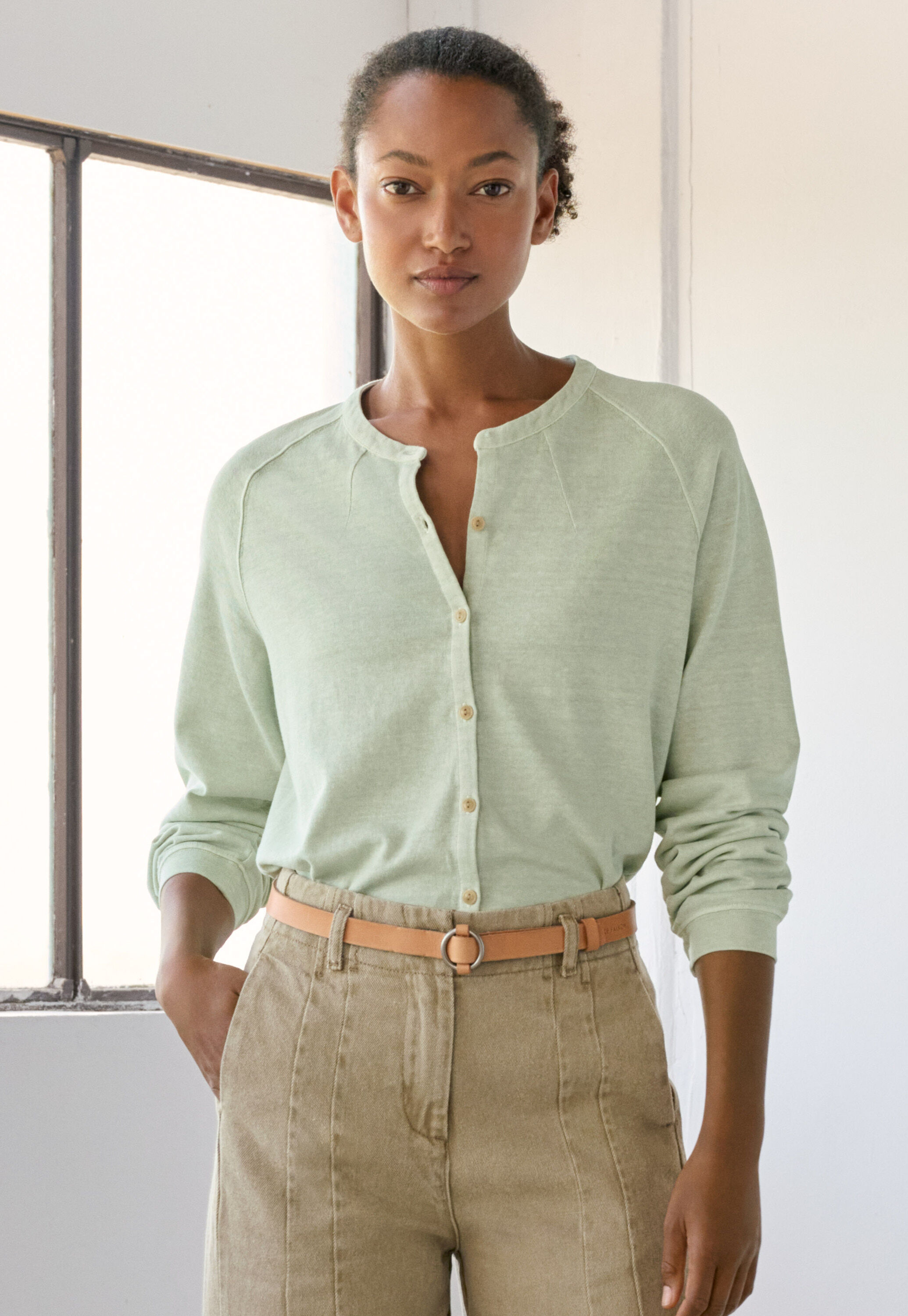 Bluse mit geschwungenen &Auml;rmeln