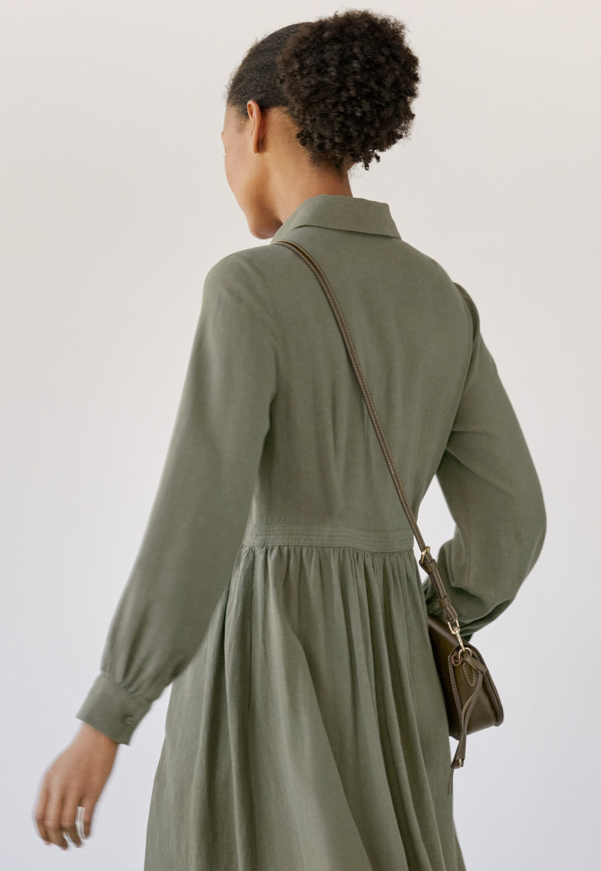 Bluse mit geschwungenen &Auml;rmeln
