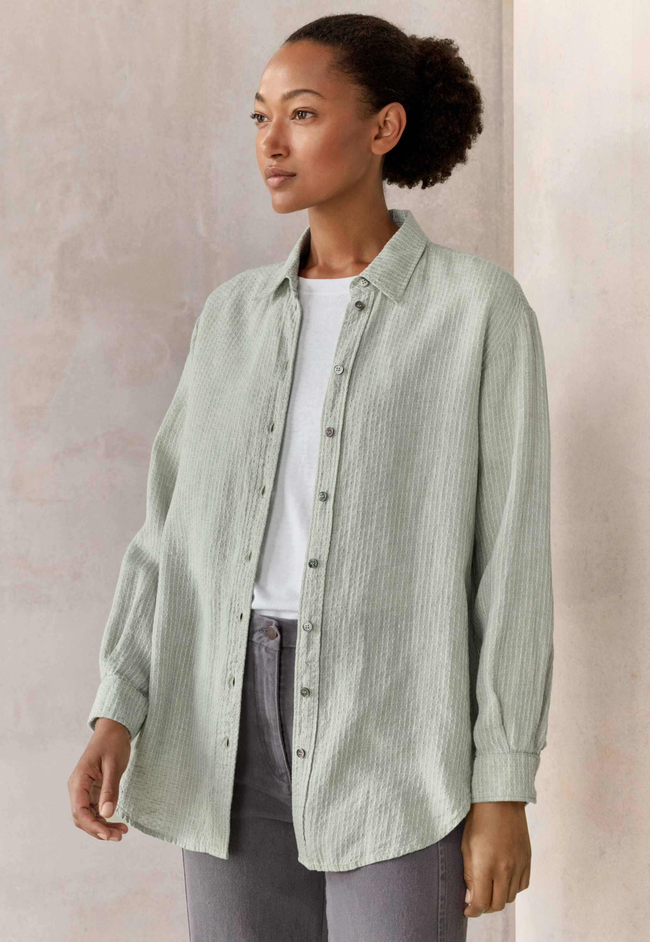 Bluse mit eingewebtem Kreuzmuster