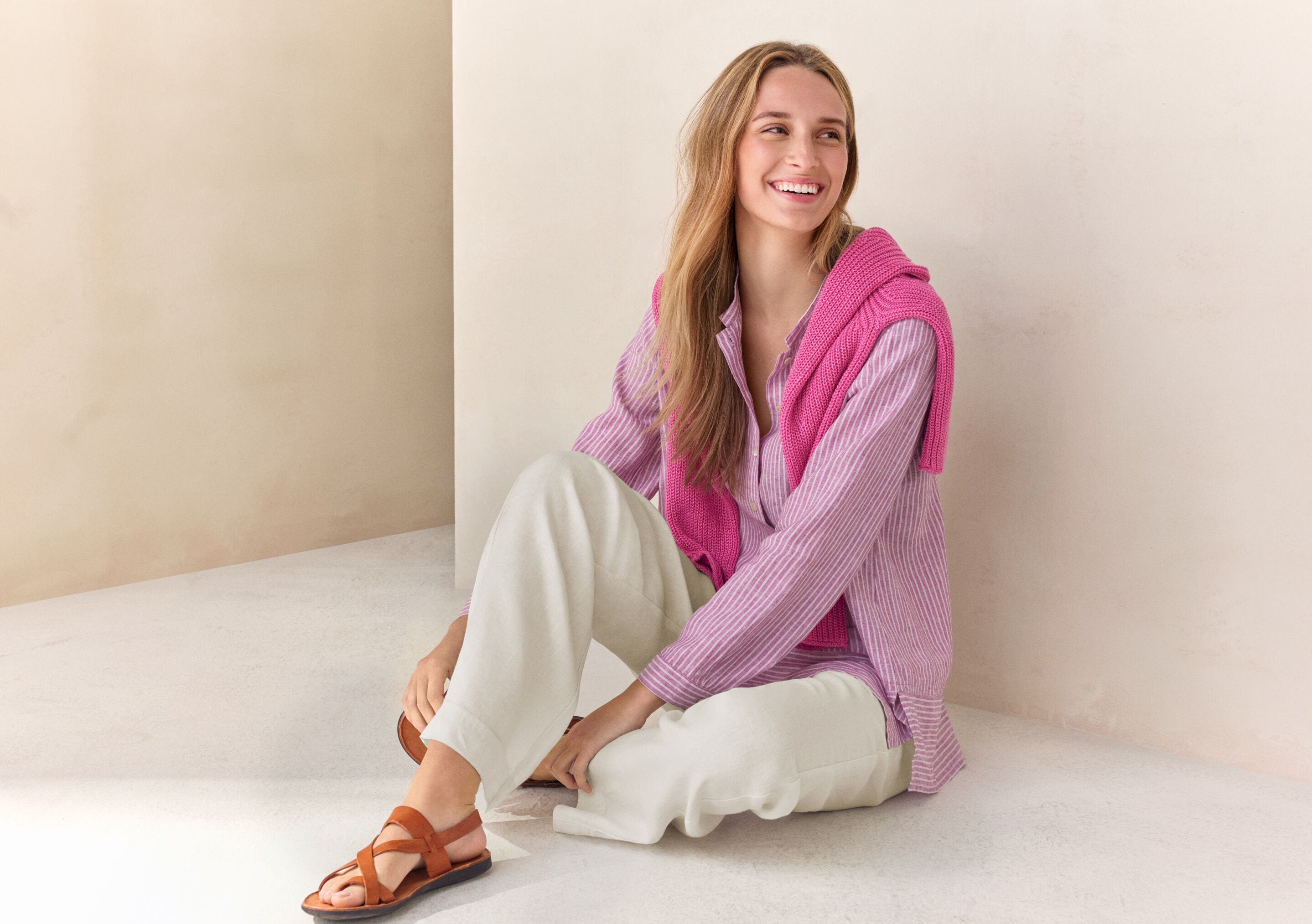 Bluse mit eingewebtem Kreuzmuster
