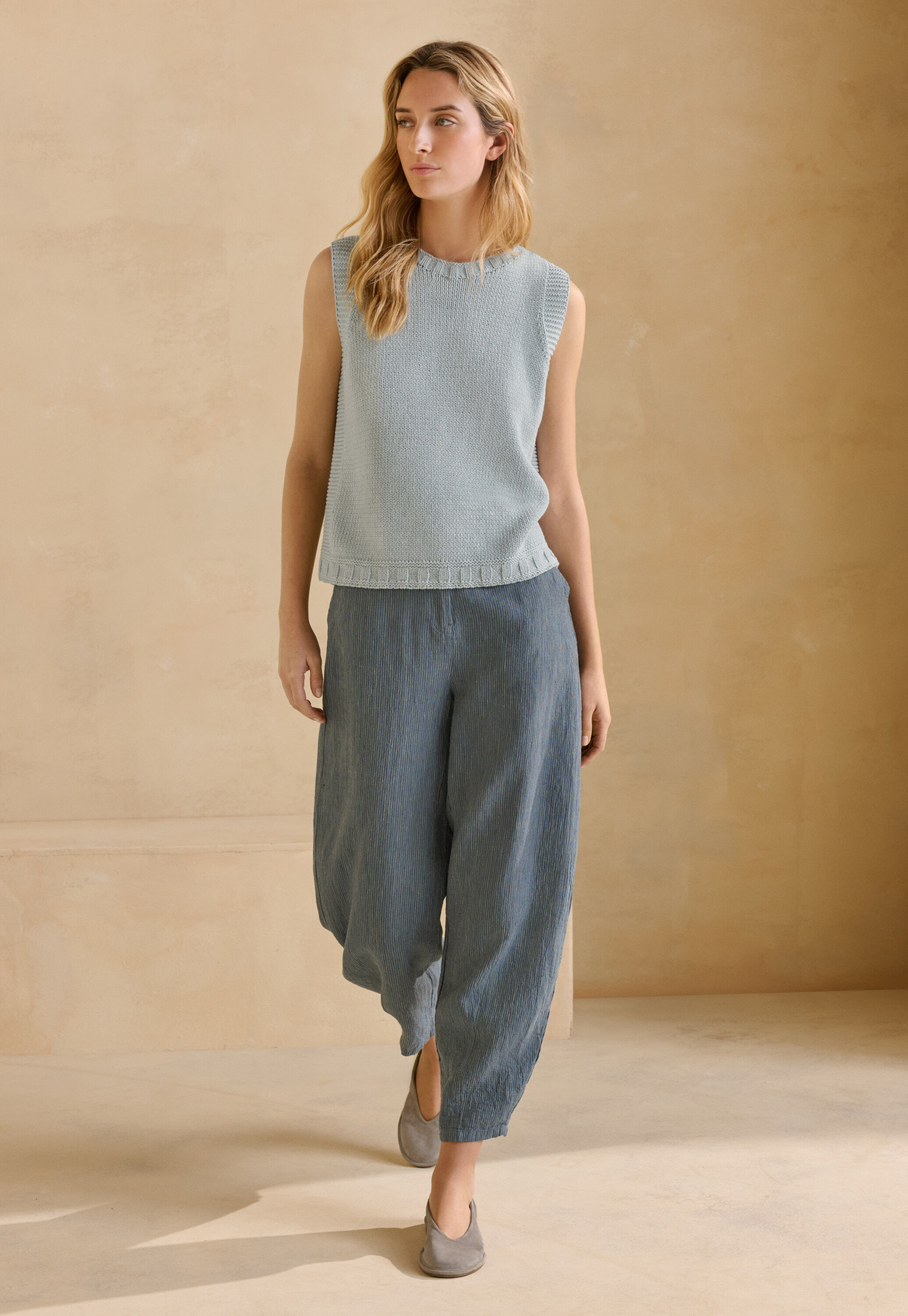 Bluse mit eingewebtem Kreuzmuster