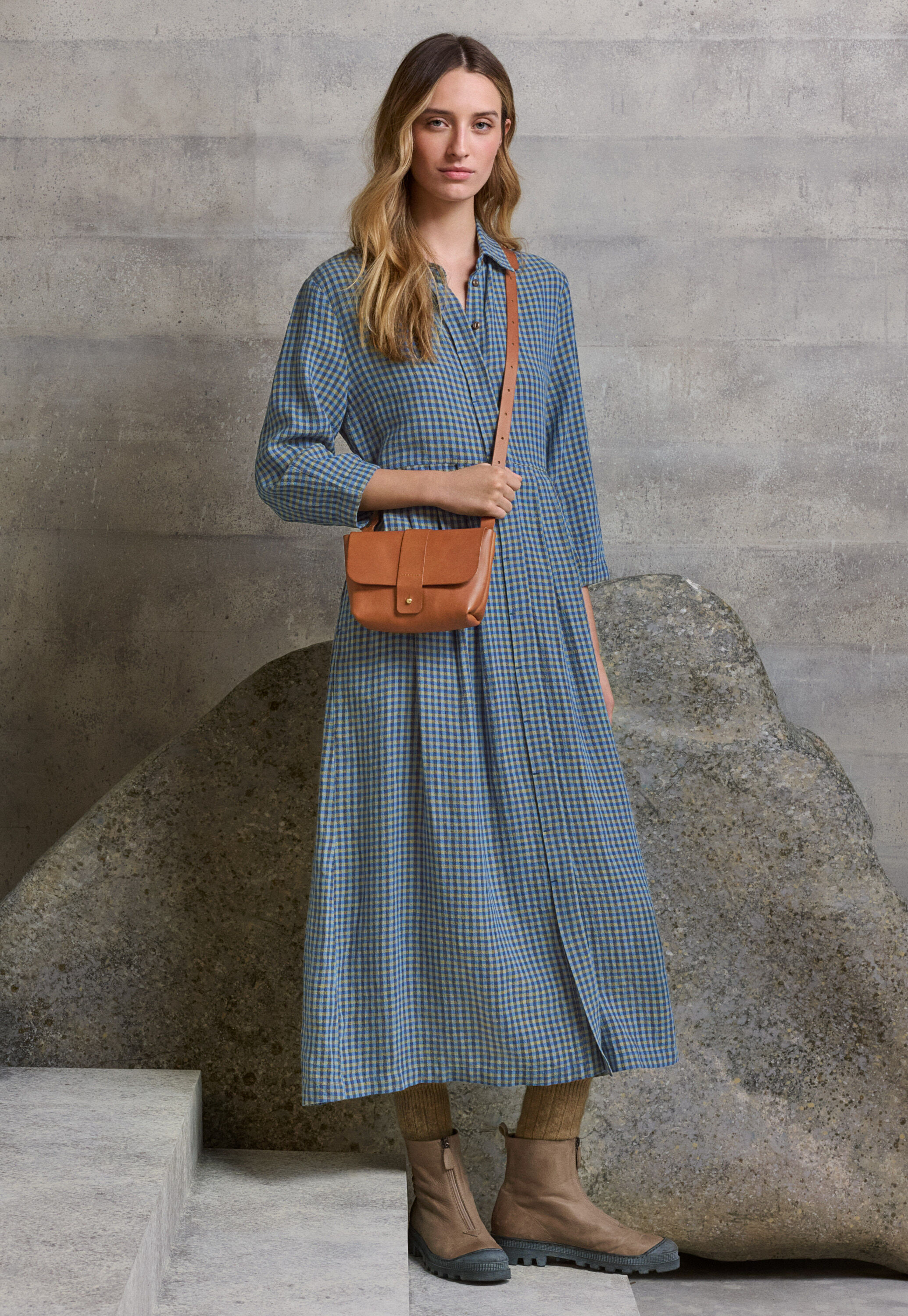 Bluse mit eingewebtem Kreuzmuster