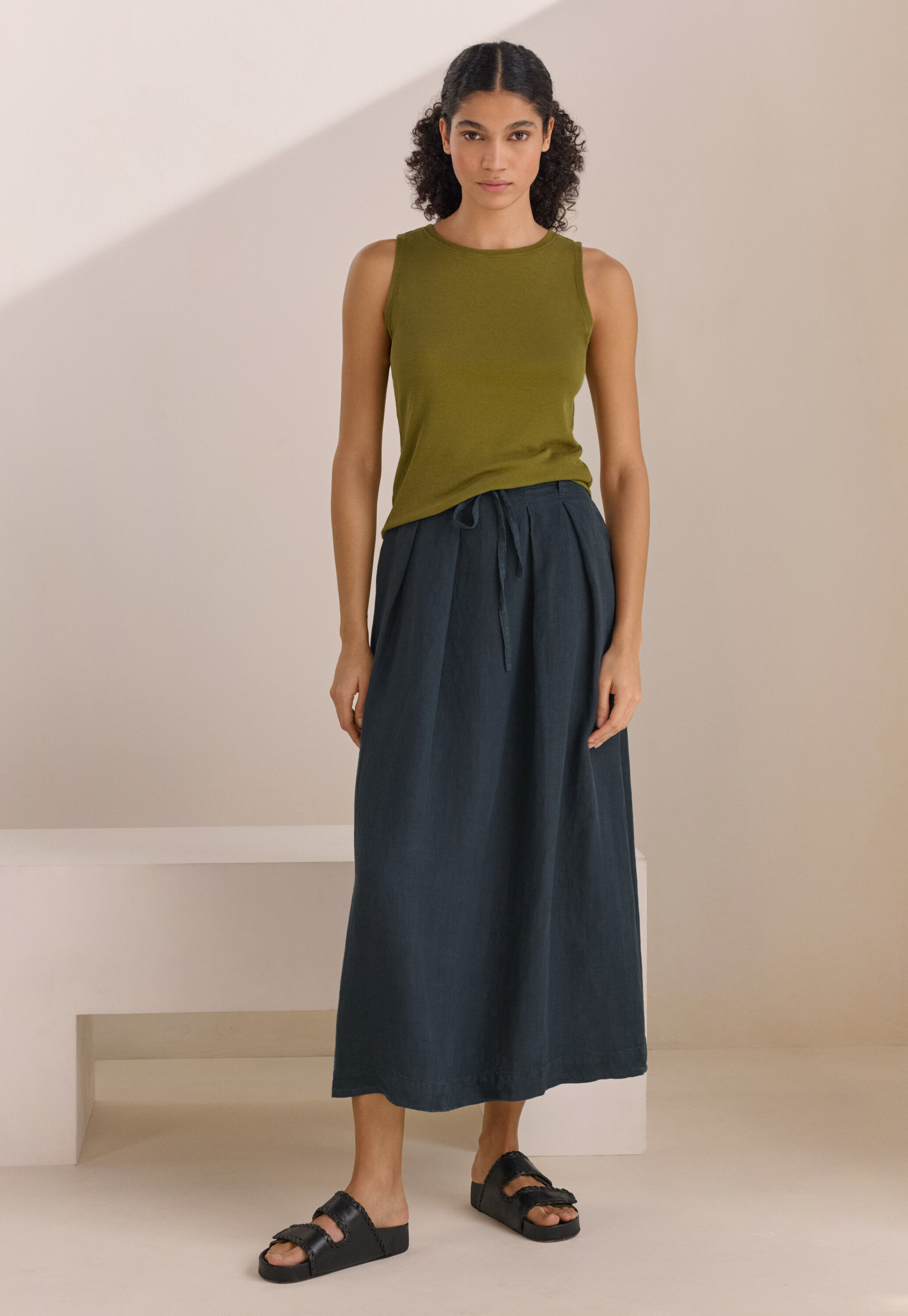 Bluse mit eingewebtem Kreuzmuster