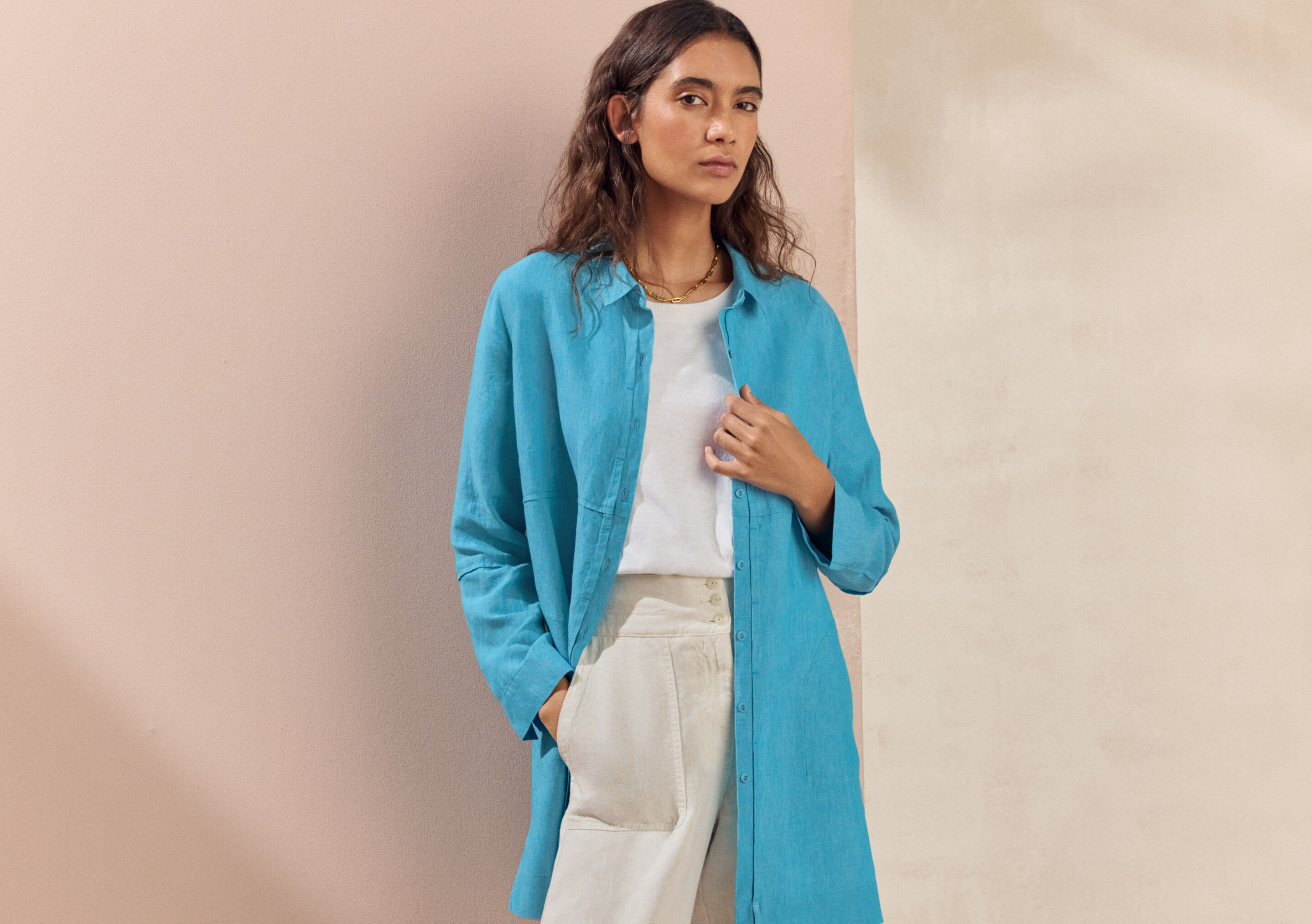 Bluse mit eingewebtem Kreuzmuster