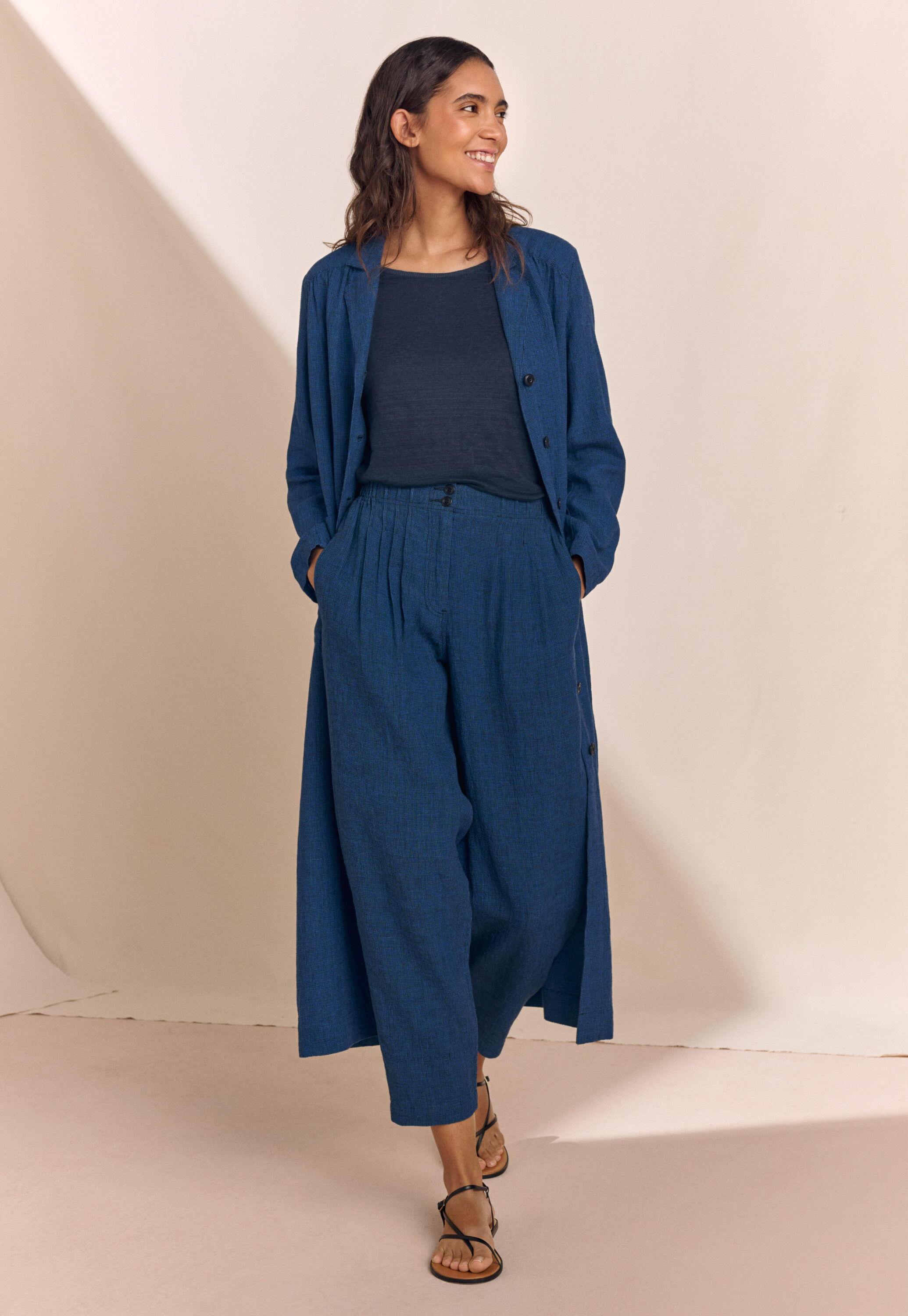 Bluse mit eingewebtem Kreuzmuster