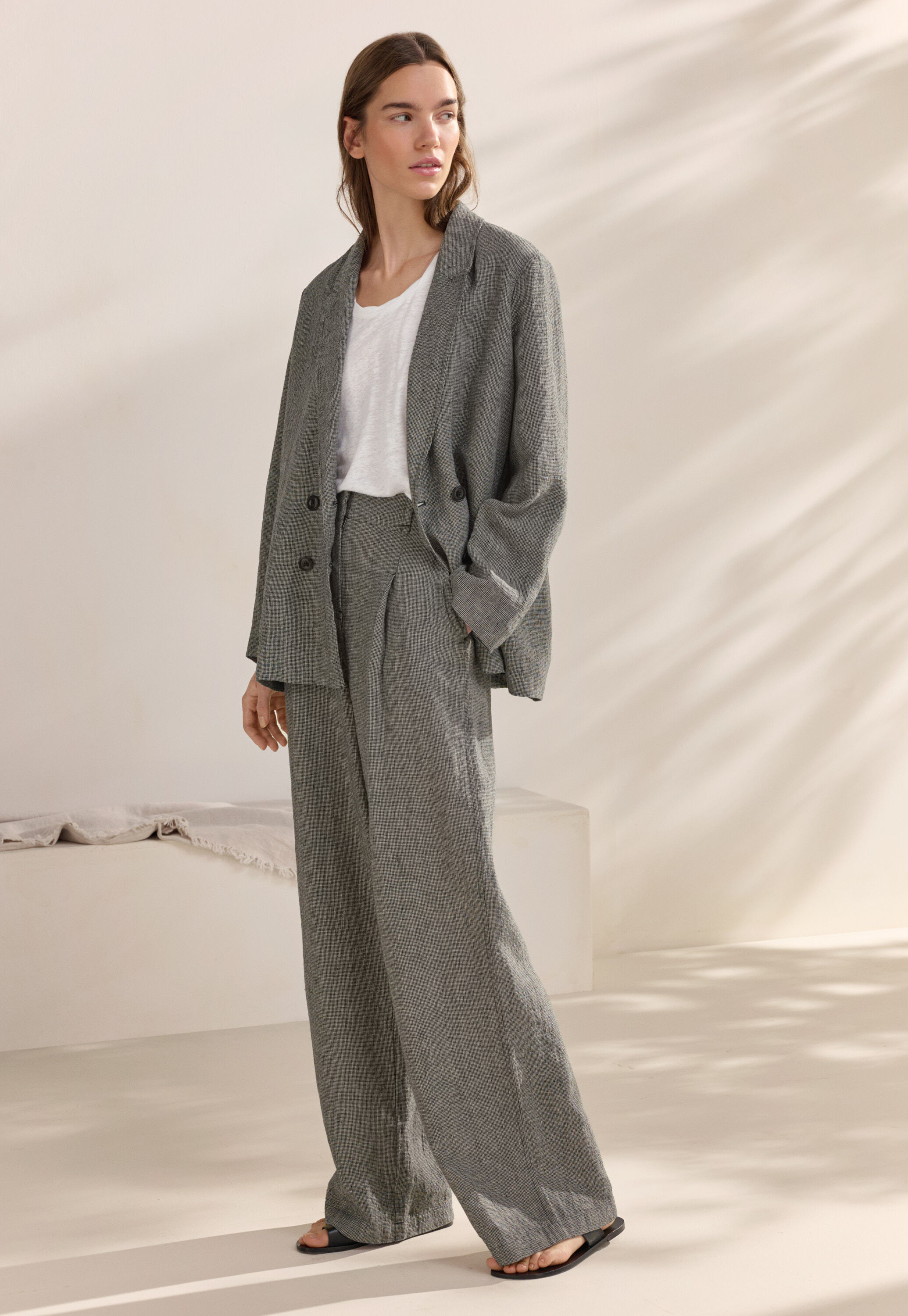 Bluse mit eingewebtem Kreuzmuster