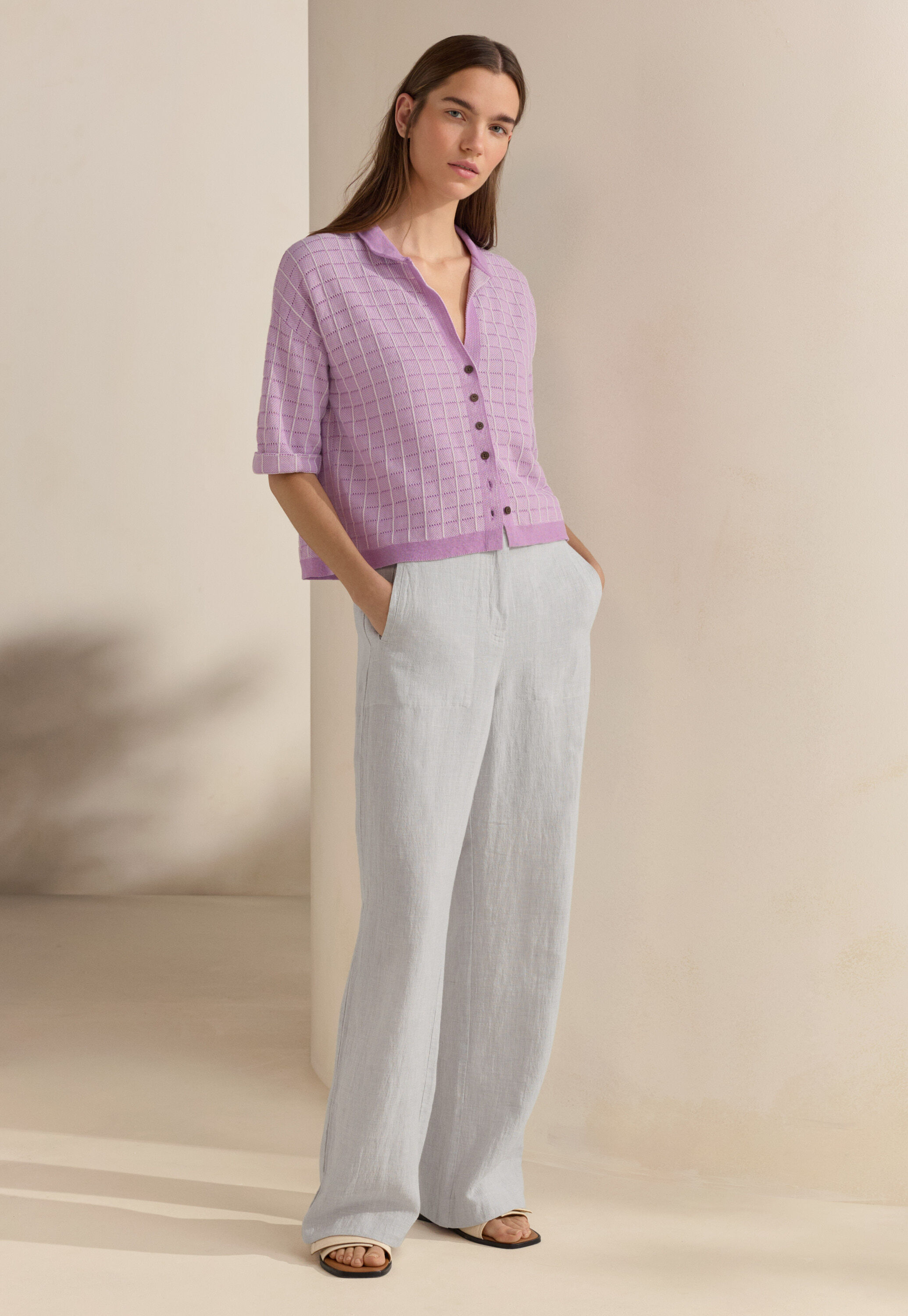Bluse mit eingewebtem Kreuzmuster