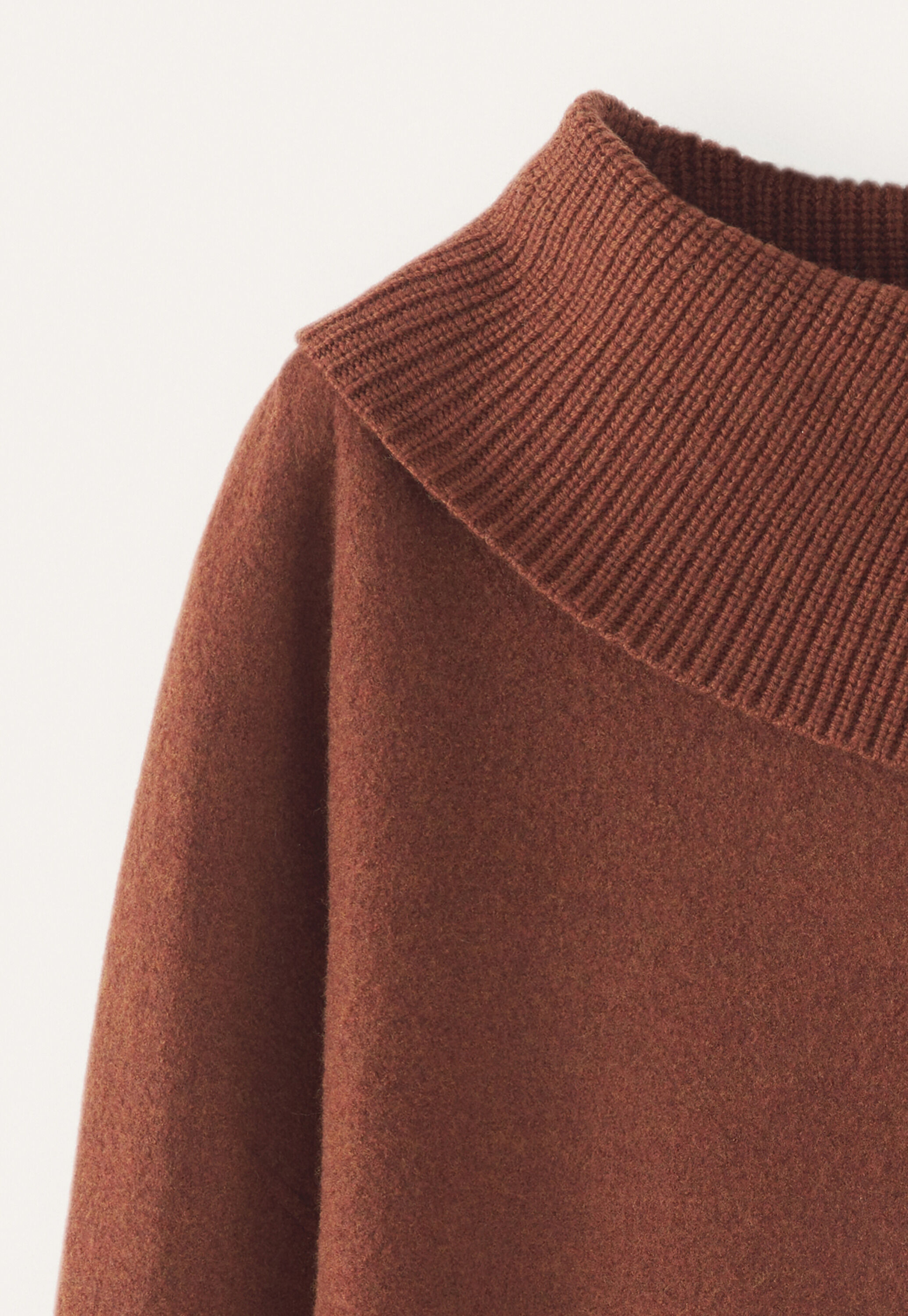 Pullover mit Schlitzkragen