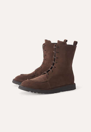 Schn&uuml;rstiefel, Schokolade, webstill