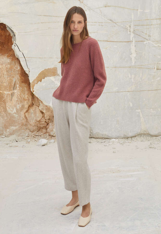 Gerippter Pullover mit Rundhalsausschnitt, Zartes Beerenrot, completeTheLook